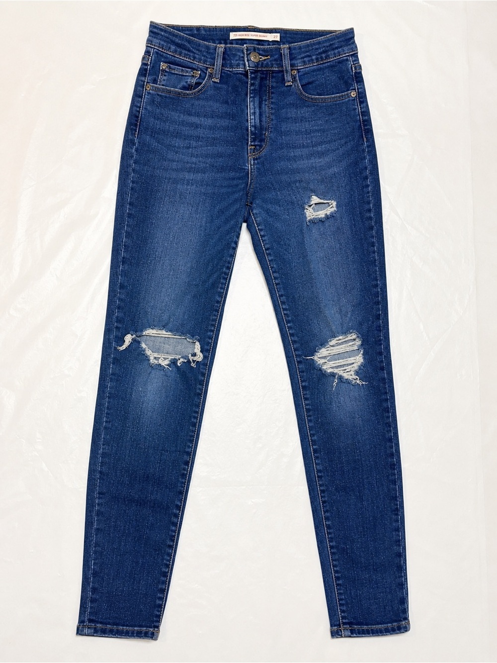 Levi’s 720 High Rise Super Skinny Size 27 Distressed Stretch Dark Wash